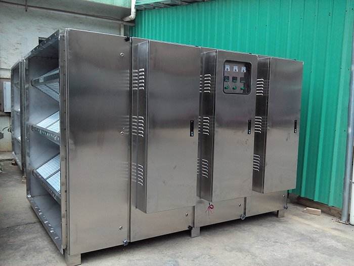 設備配置：噴淋+光解，光解：THY-EQ30000廢氣UV高效光解凈化設備；  處理標準：惡臭污染物排放標準》(GB14554-1993)排放標準；