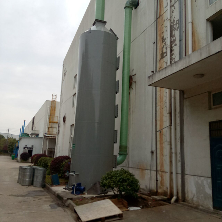 酸霧凈化塔又叫酸性氣體凈化塔、酸霧凈化塔、酸霧吸收塔、廢氣凈化塔及玻璃鋼酸霧凈化塔，在實際應(yīng)用中會到祛除廢氣中有害氣體的作用，酸霧凈化塔具有適用范圍廣，凈化效率高，設(shè)備阻力低，占地面積小的特點。